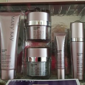 Mary Kay Time Wise Repair Volu-Firm Set