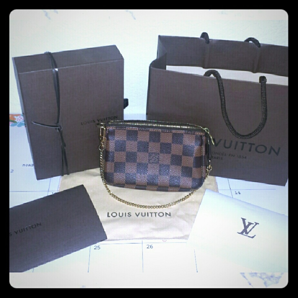 Auth. Louis Vuitton Mini Pochette Damier Ebene