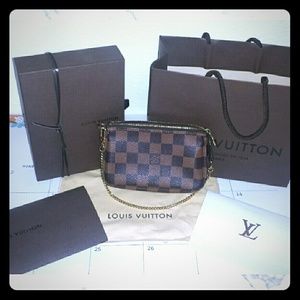 Auth. Louis Vuitton Mini Pochette Damier Ebene