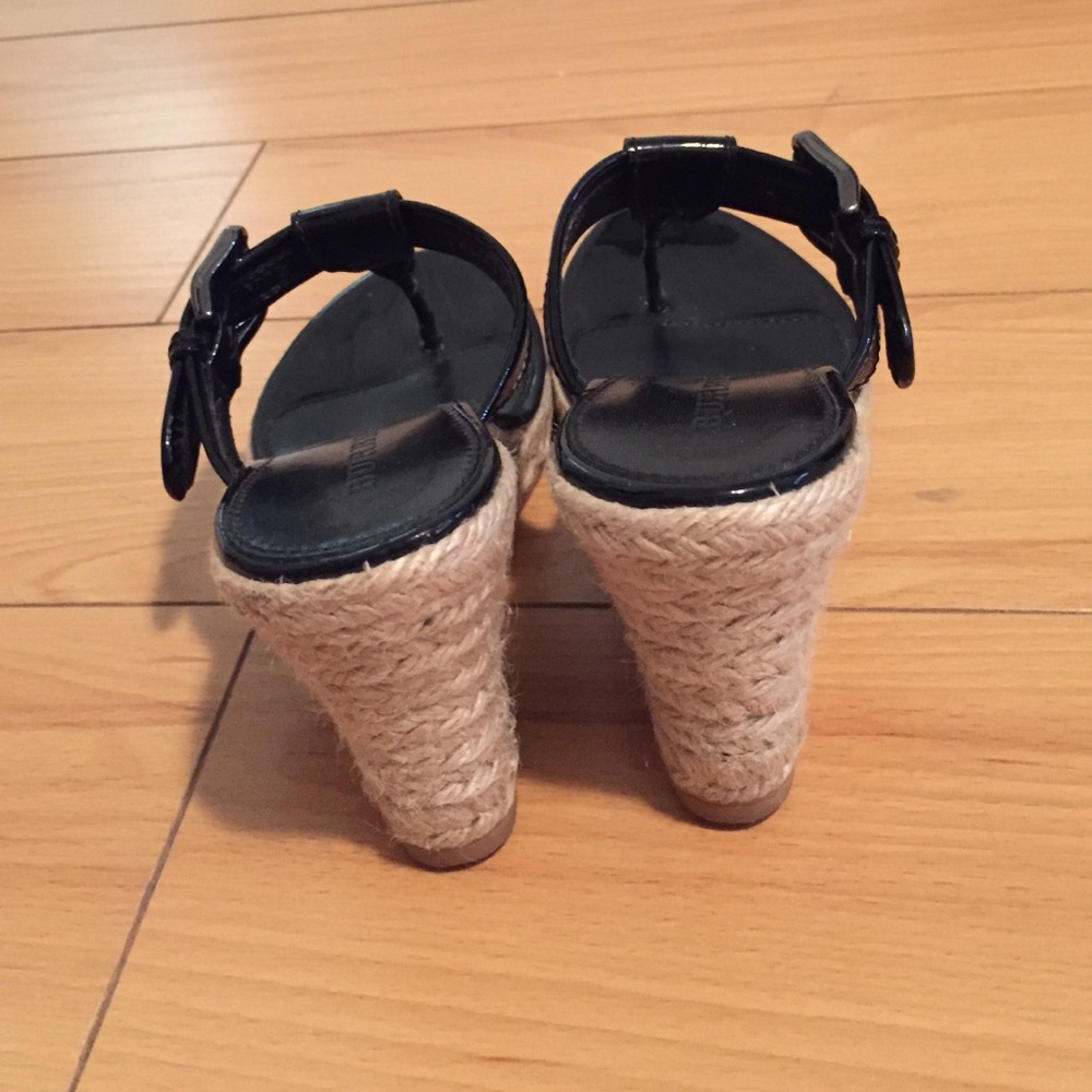 Berberry sandals - Picture 3 of 4
