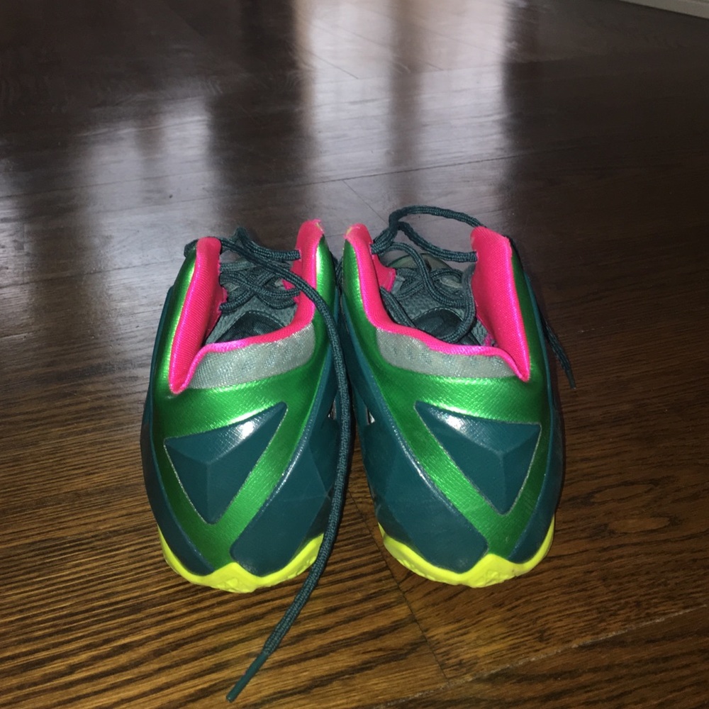Lebron 11's
