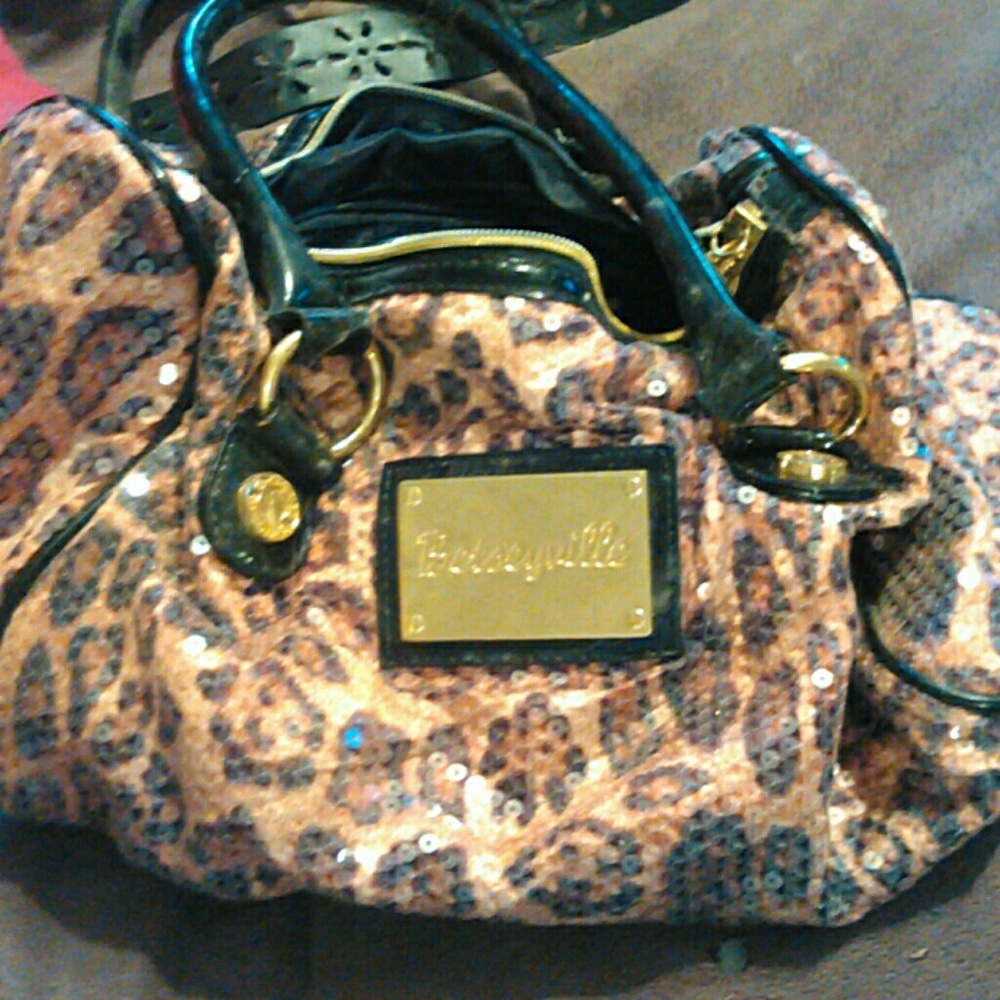 Purse Medium Wear