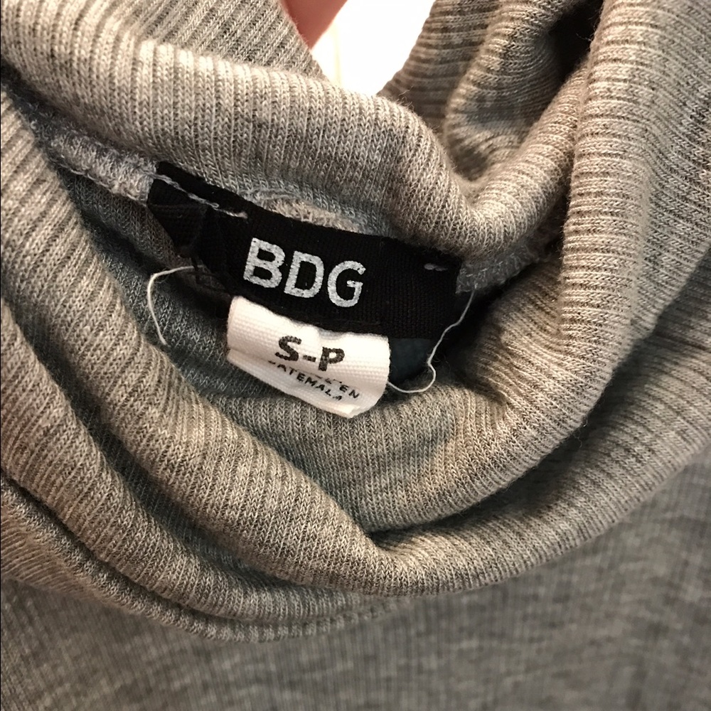 Urban Outfitters turtleneck mini - Picture 2 of 2
