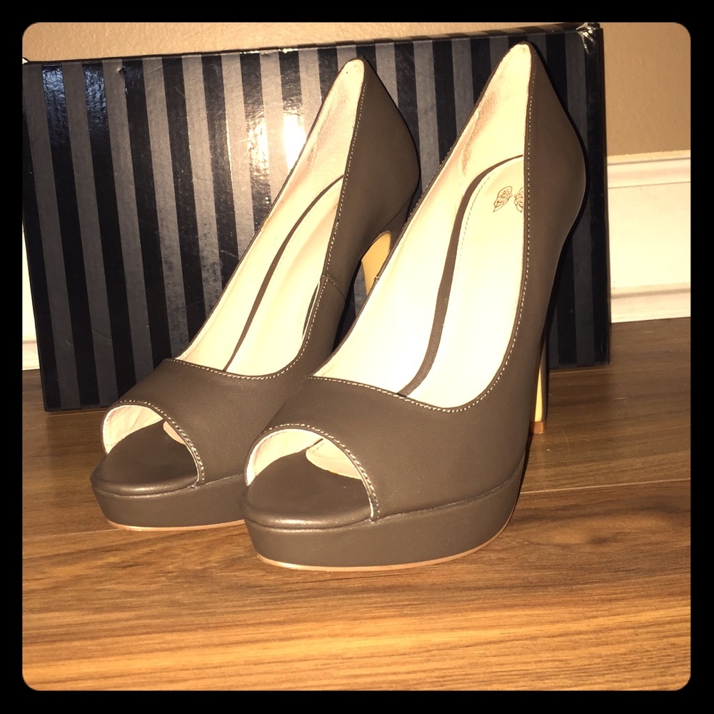 Victoria Secret Taupe Peep Toe Pumps