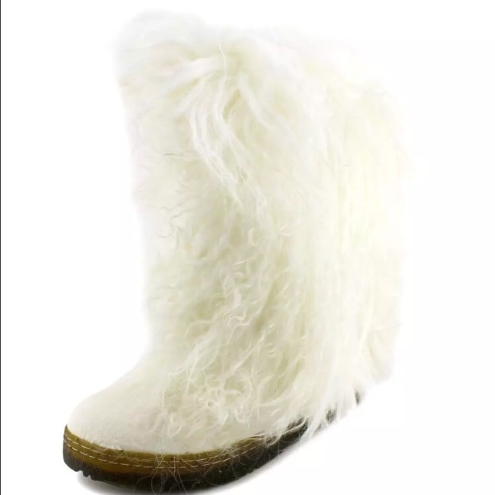 Bearpaw Boetis, white, size 5, NIB