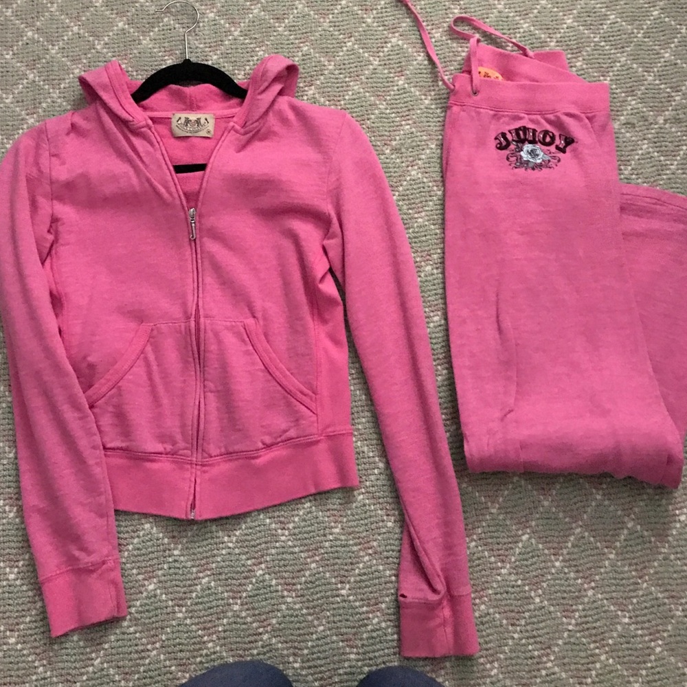 Juicy sweatsuit!