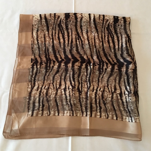 Tiger print silk scarf - Picture 2 of 3