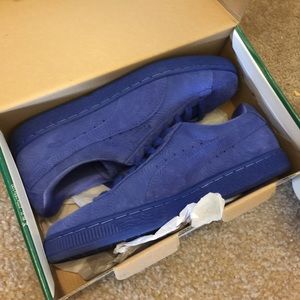 New (pattern blue pumas