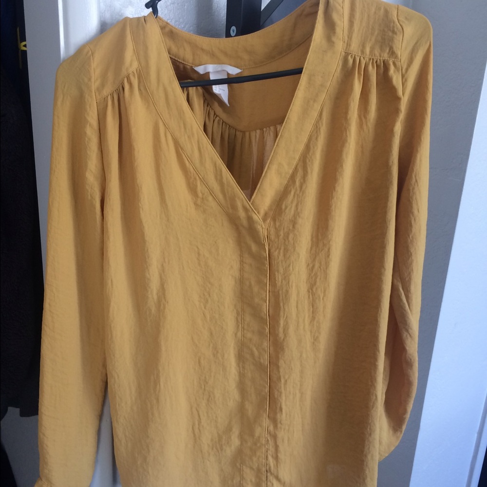 H&M mustard yellow flowy Blouse