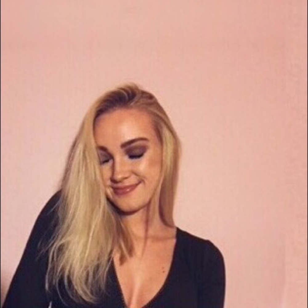 Meet your Posher, Leanna