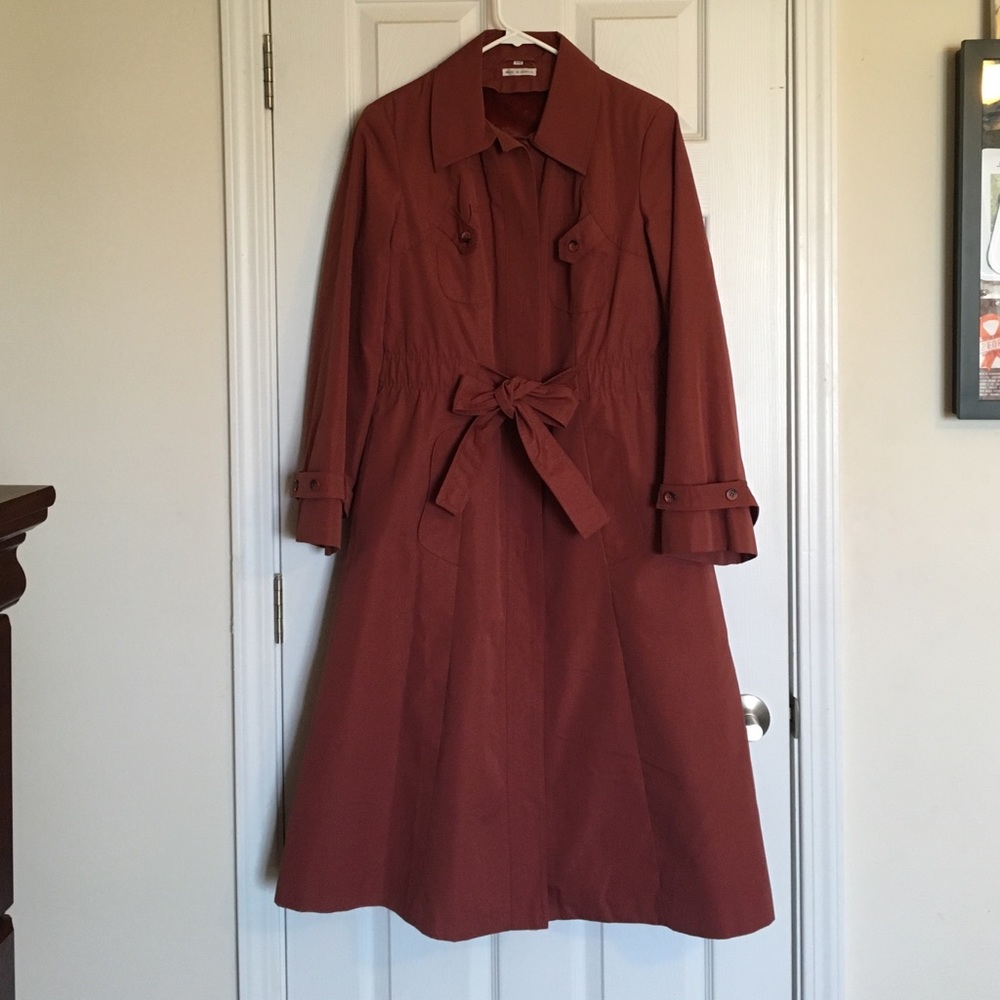 Heavy trench coat with zip out liner