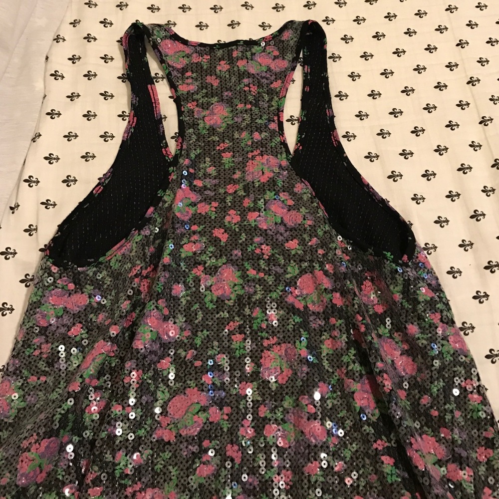 Tank top - Picture 2 of 3