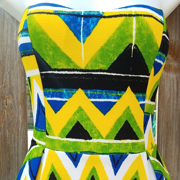 🚫 SOLD 🚫 Tribal pattern strapless dress. - Picture 2 of 6
