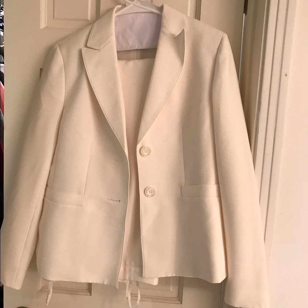 White Le Suit jacket and pants sz 8
