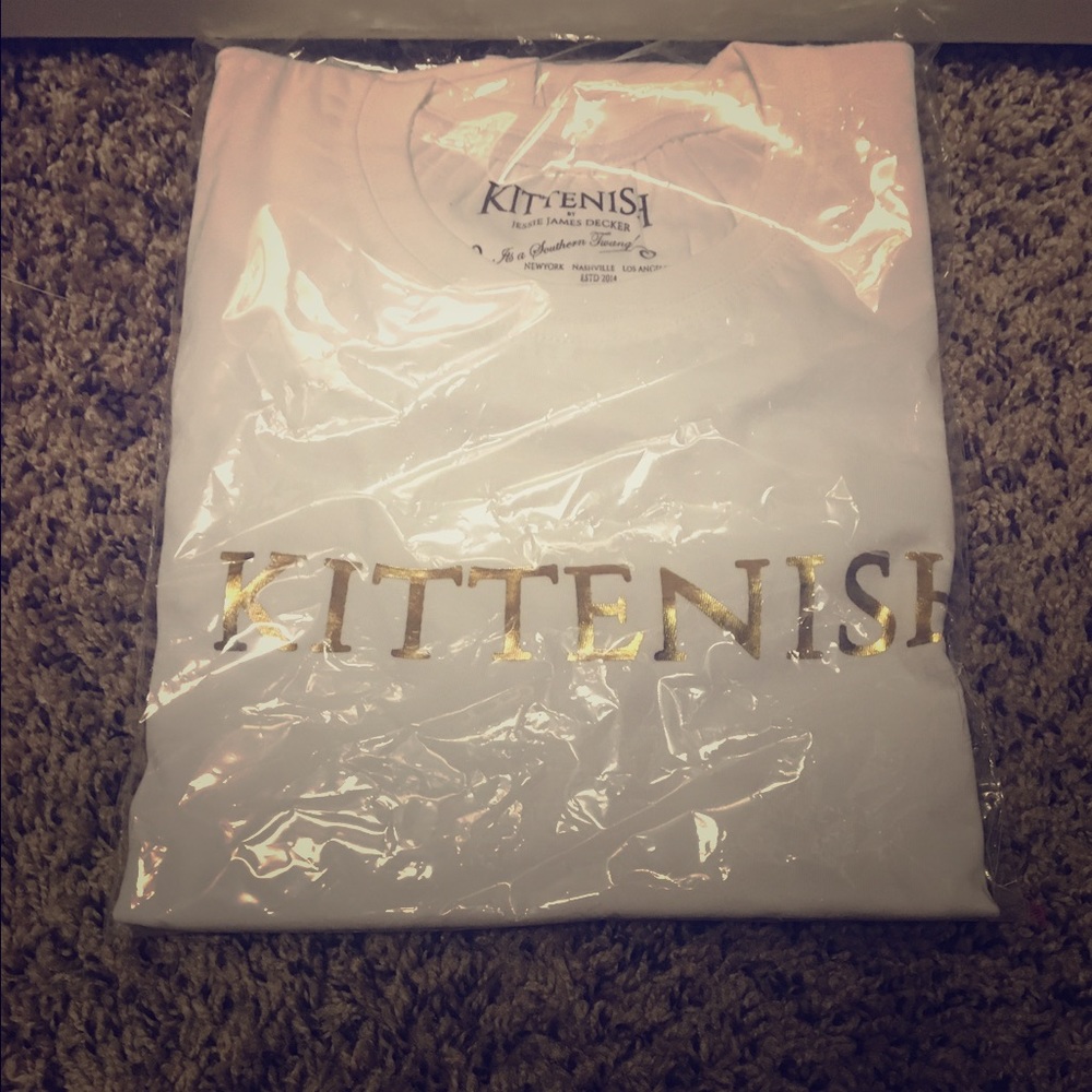 Kittenish shirt by Jessie James decker