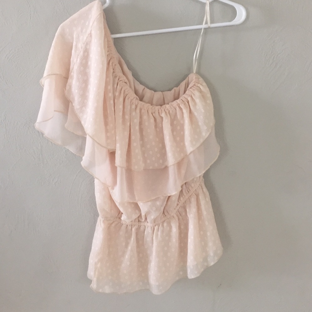 One shoulder top