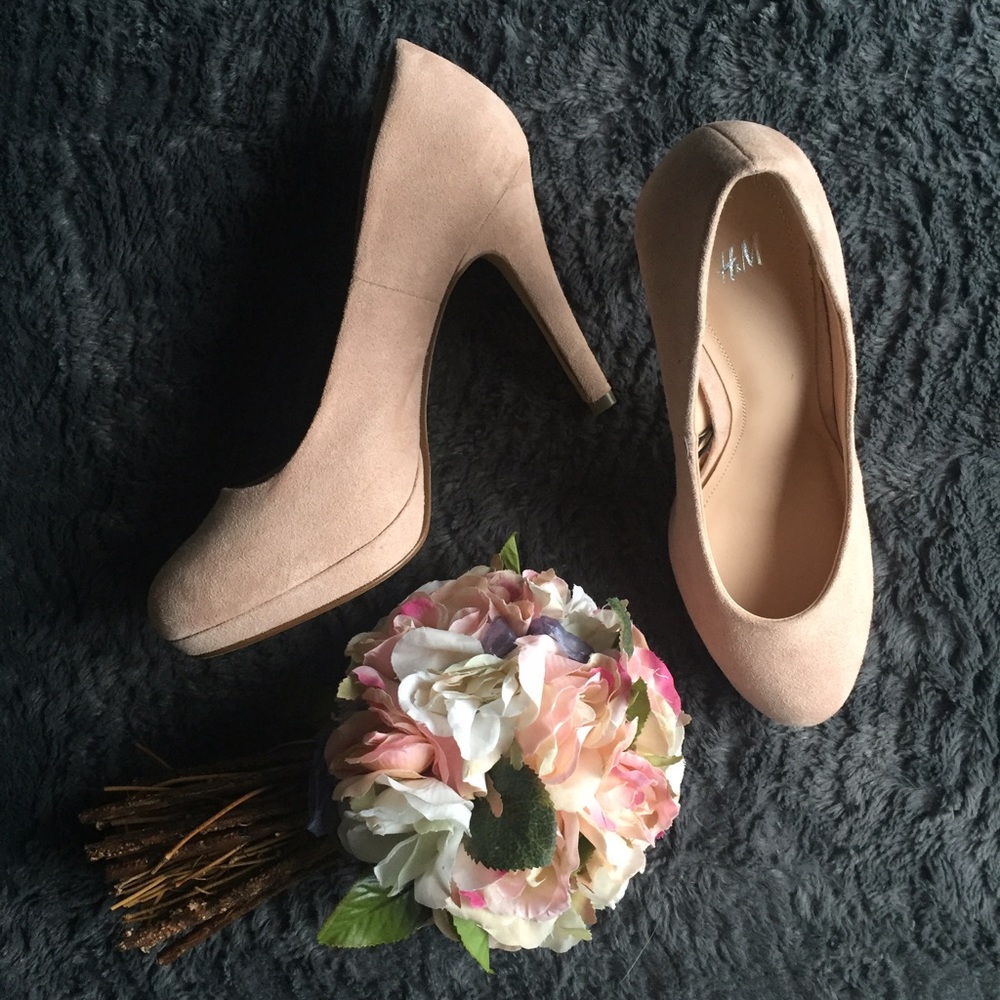 H&M Blush Pink Faux Suede Pumps