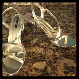 Gold Unlisted Dress Shoes