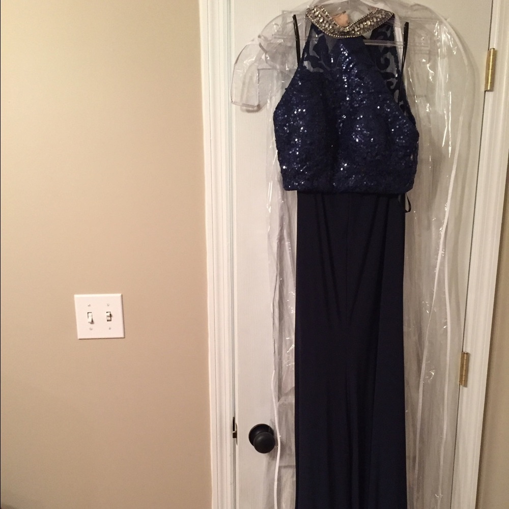 DRESS FOR SALE - Picture 3 of 4