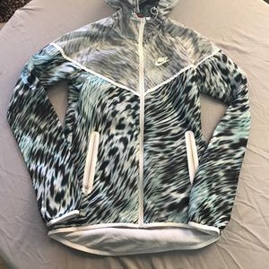 NIKE Patterned Windbreaker Jacket