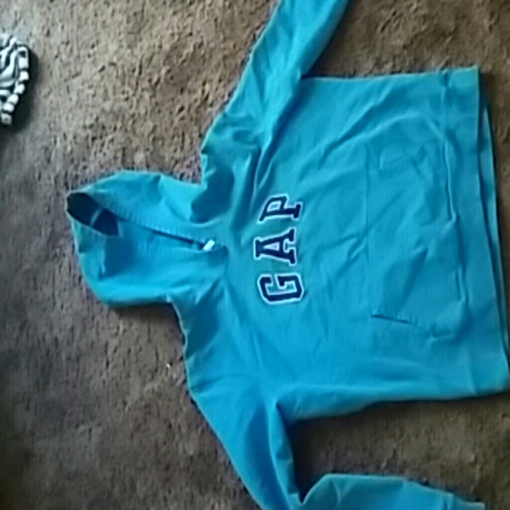 GAP SWEATSHIRT