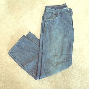 Light wash Levi's 36x30