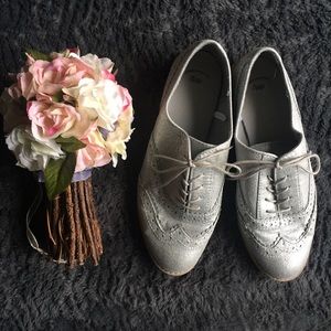 🌱SPRING🌱GAP Silver Oxfords