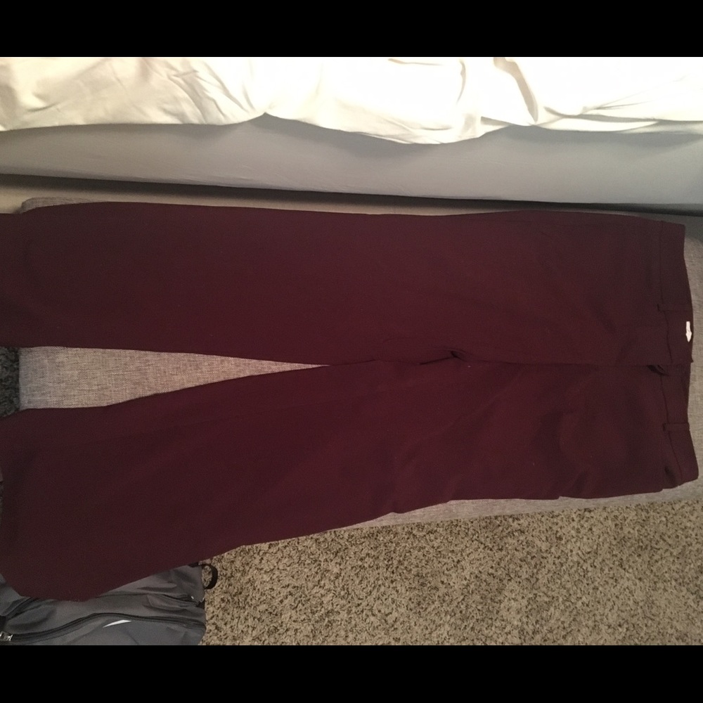 New York and Company size 6 burgundy pants