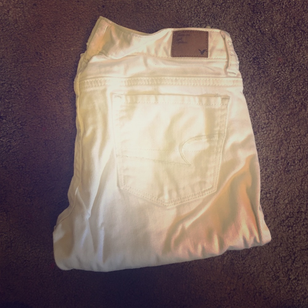 White skinny jeans 👖 American Eagle l size 2