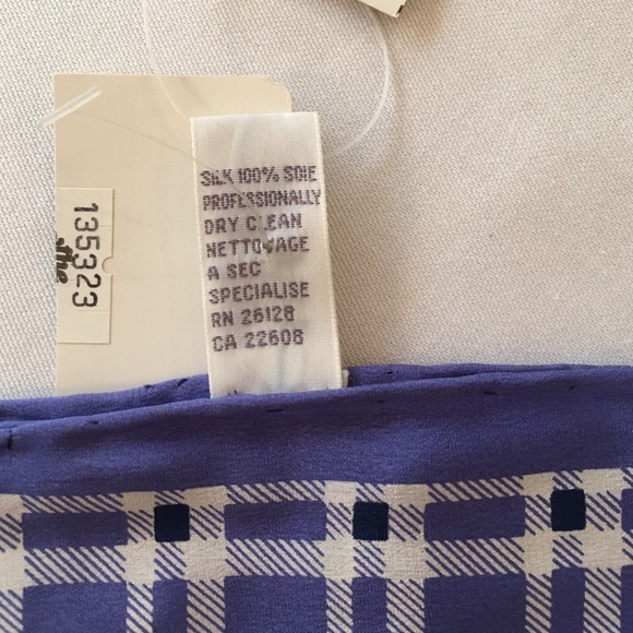 Silk rose and polka dot print scarf - Picture 4 of 4