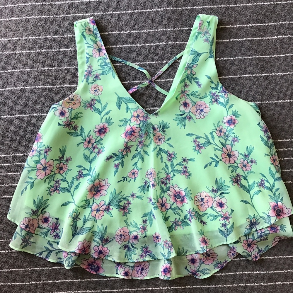 Cute flirty top, floral. Almost new!