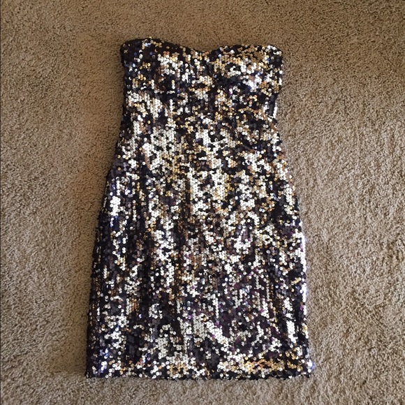 Sequin strapless dress (on right side) - Picture 2 of 2