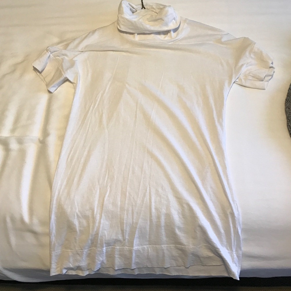 White cotton short sleeve turtleneck