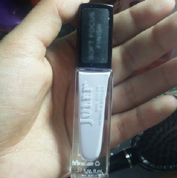 Soft purple nail polish - Picture 1 of 2
