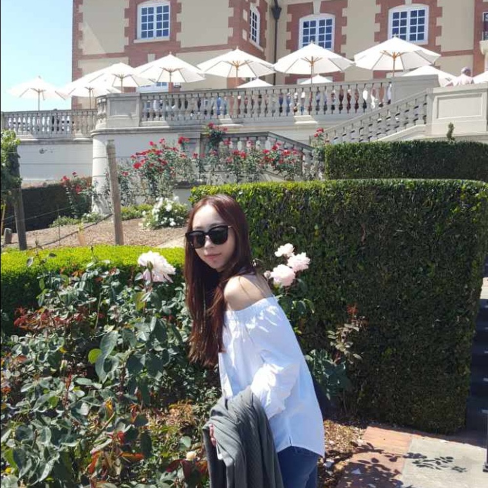 Meet your Posher, Christina