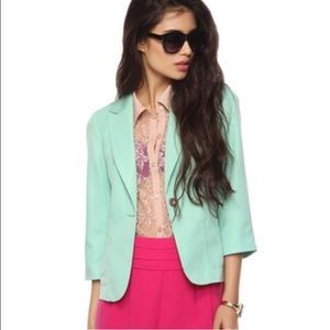 ❤MOVING SALE❤Forever 21 mint blazer