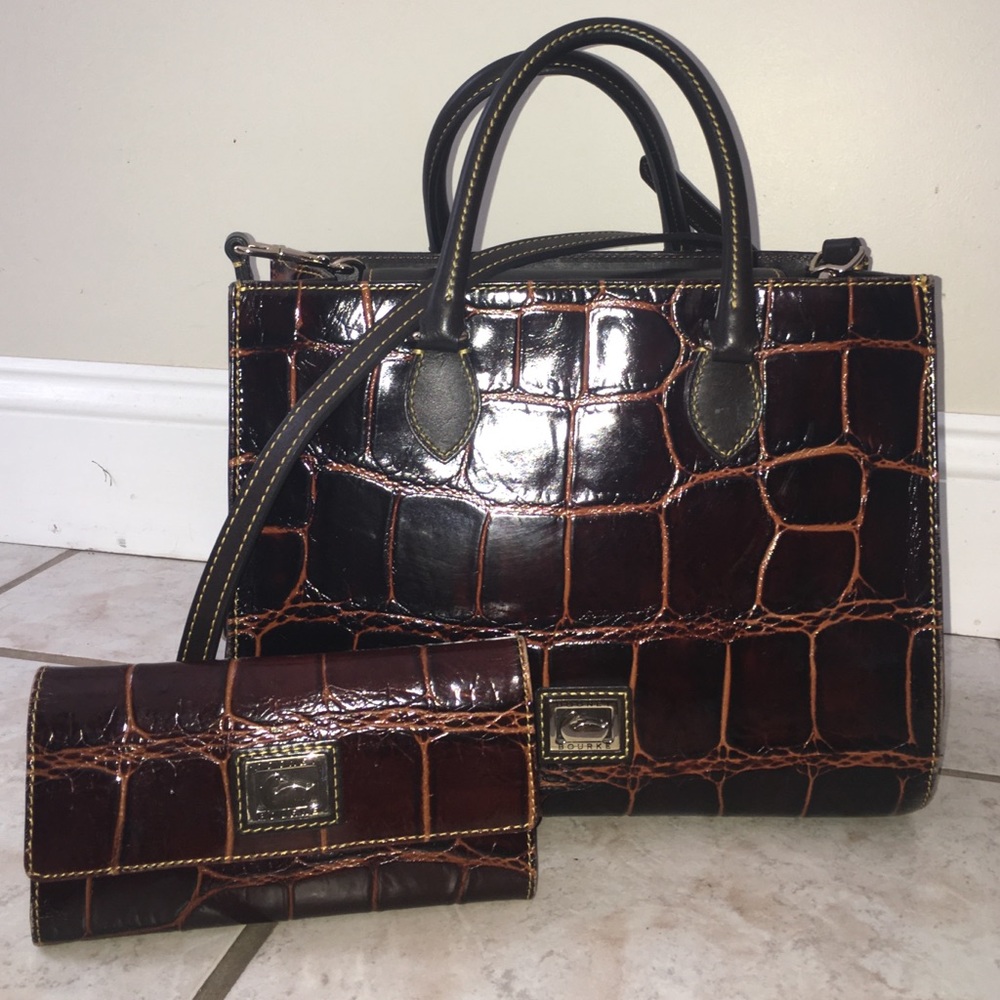 Dooney & Bourke matching leather set
