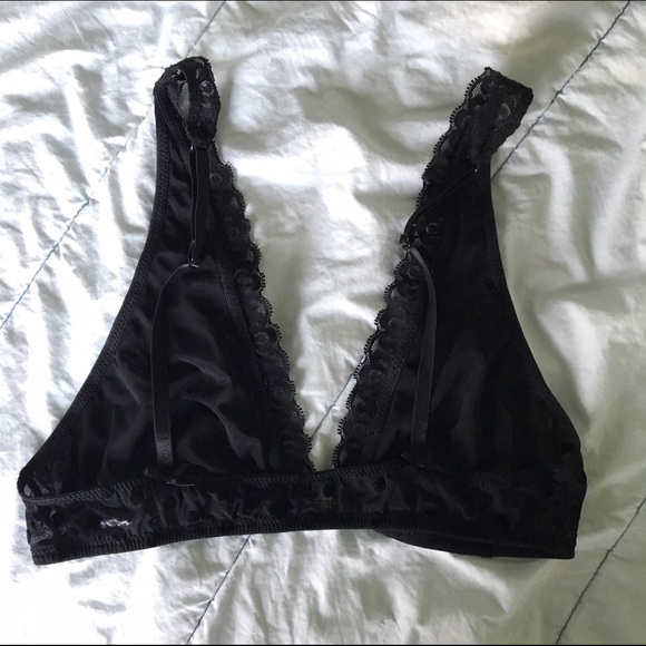 Lace trimmed bralette with front clasp - Picture 3 of 4