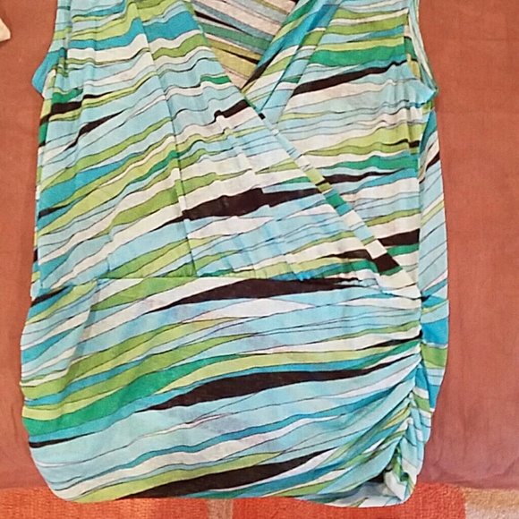 Sleeveless top - Picture 3 of 3