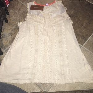 Cream top very cute details