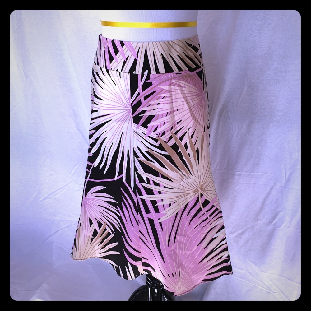 NWT Floral Gap Skirt