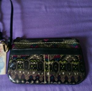 MUDD Wristlet