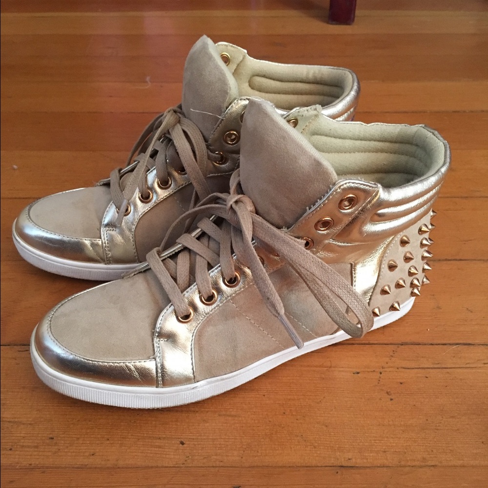 Awaken shoes
