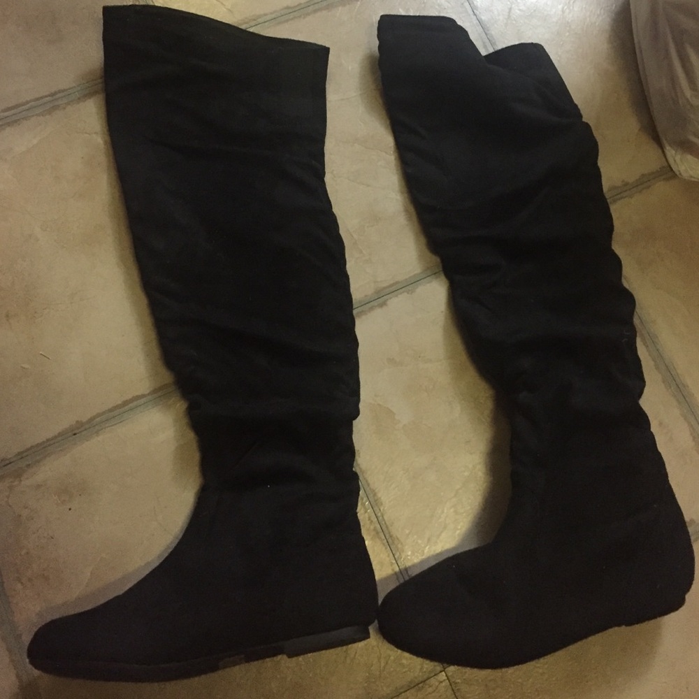SALEEEE!!!--Black suede knee high boots