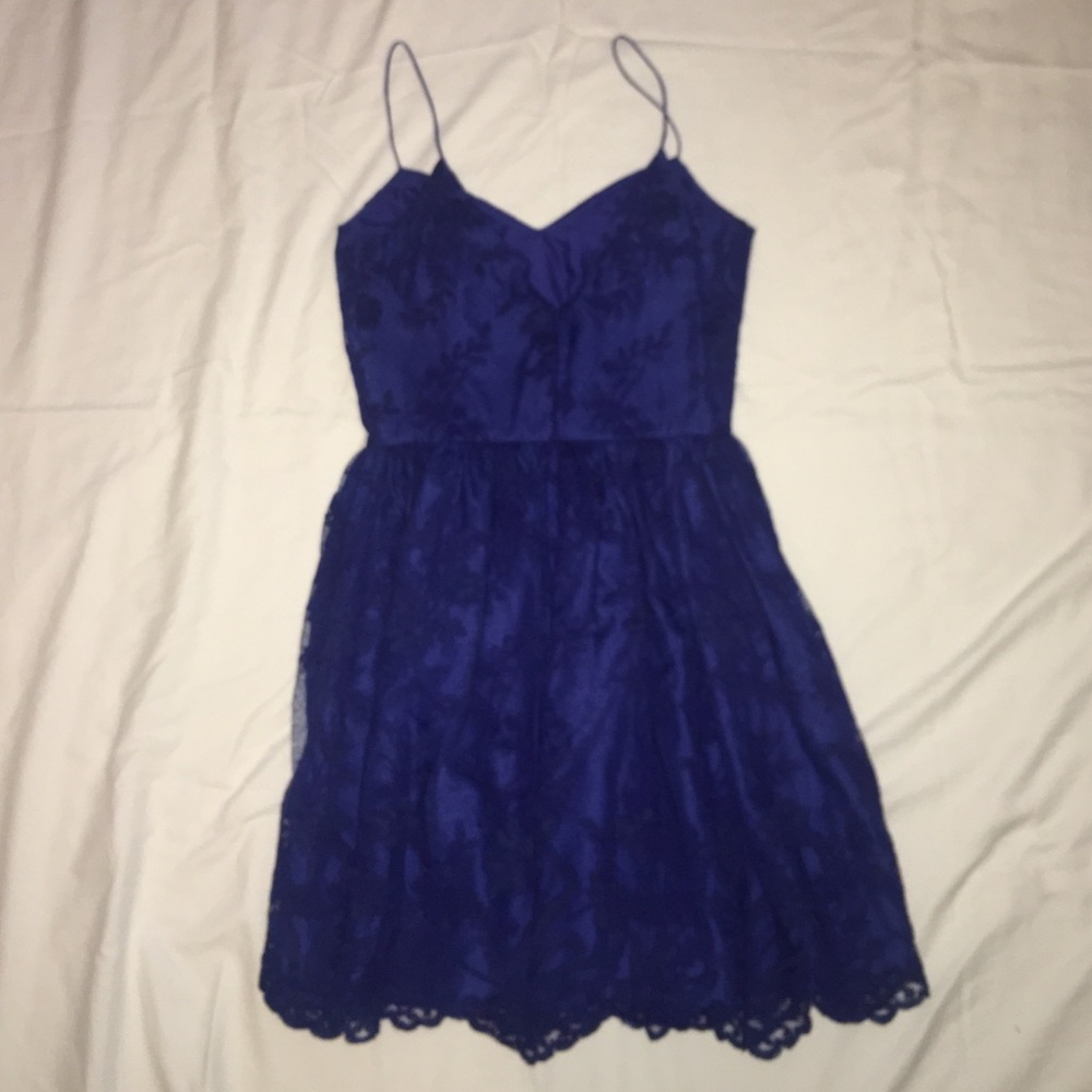 Dress - Picture 3 of 3