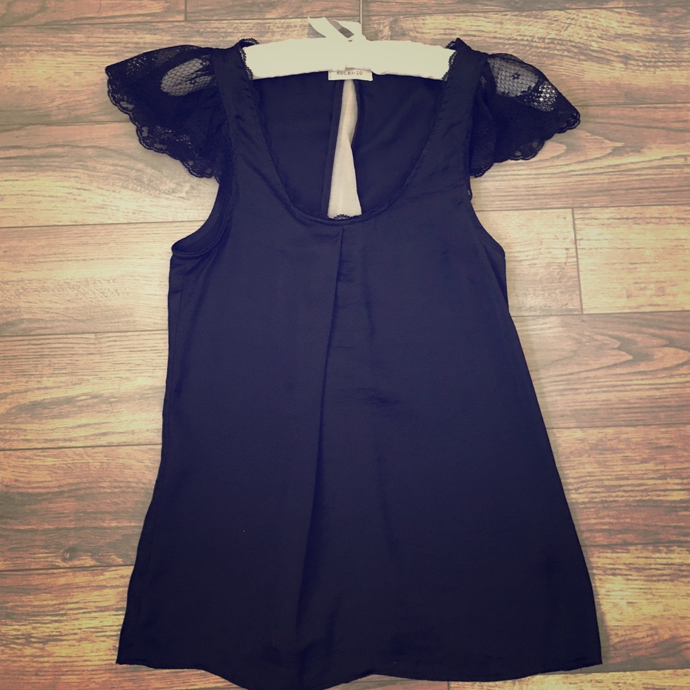Lace detailed top