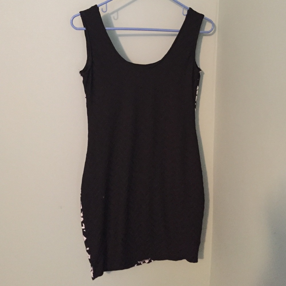 Aztec Midi Bodycon Dress - Picture 2 of 4