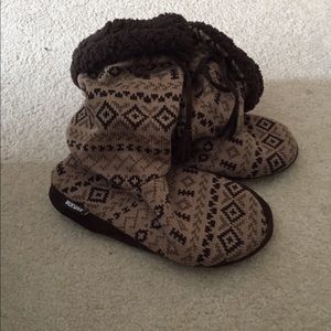 NWT muk luks