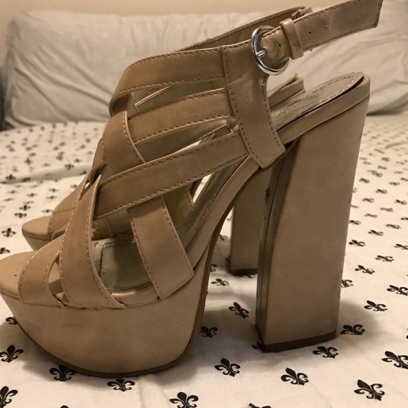 Heels - Picture 2 of 3