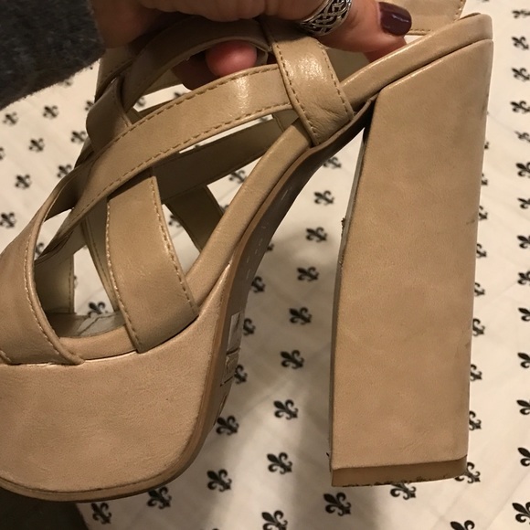 Heels - Picture 3 of 3